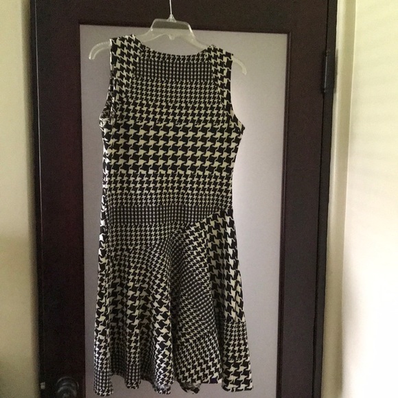 Houndstooth Print Dress - Picture 2 of 3